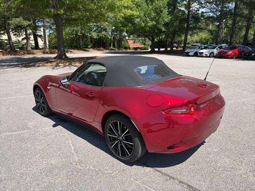 Soul Red Crystal Metallic 2025 Mazda MX-5 Miata Grand Touring