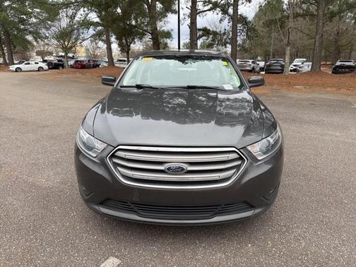 2018 Ford Taurus SEL