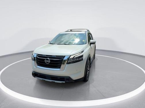 Pearl White Tri-Coat 2023 Nissan Pathfinder Platinum