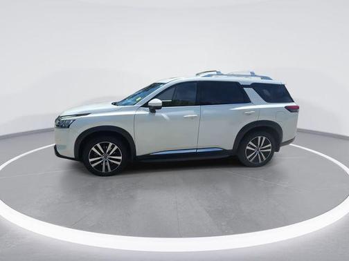 Pearl White Tri-Coat 2023 Nissan Pathfinder Platinum
