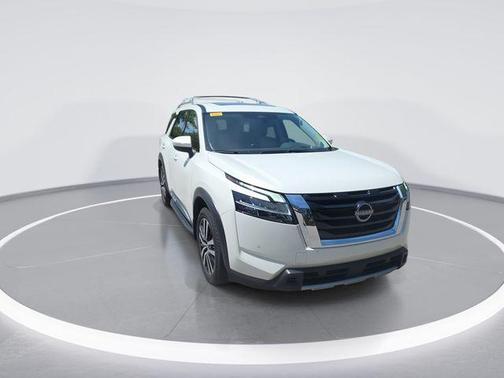Pearl White Tri-Coat 2023 Nissan Pathfinder Platinum