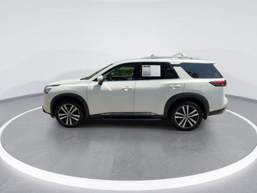 Pearl White Tri-Coat 2023 Nissan Pathfinder Platinum