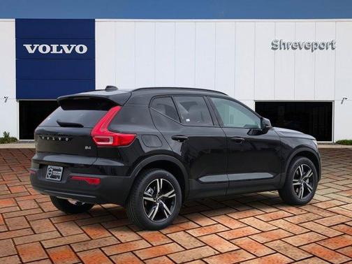 2026 Volvo XC40 B4 Core