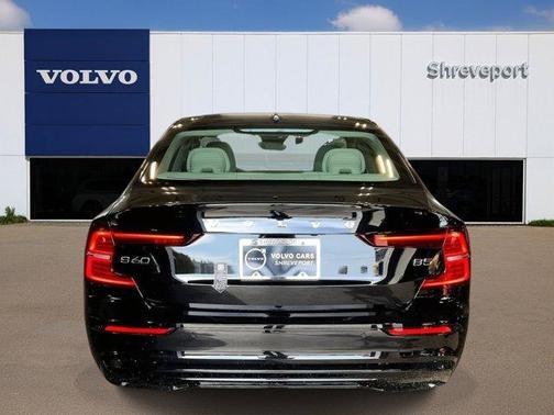 2024 Volvo S60 B5 Plus Dark Theme