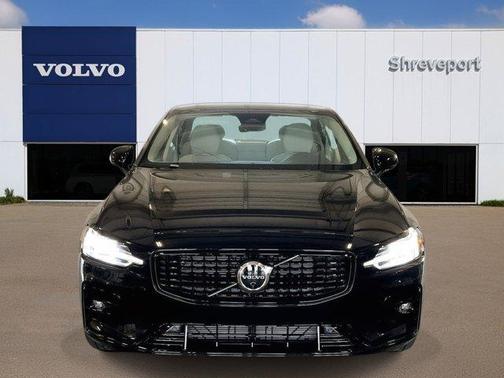 2024 Volvo S60 B5 Plus Dark Theme