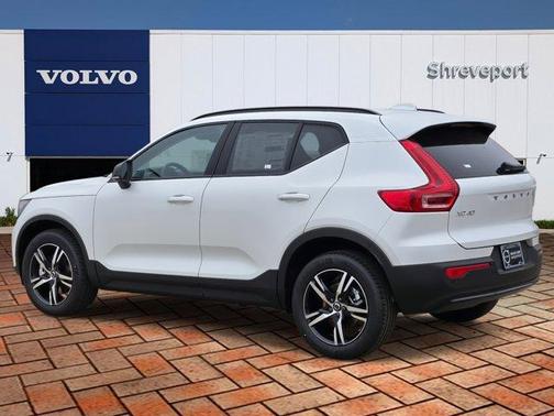 2026 Volvo XC40 B4 Core