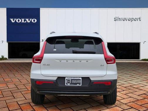 2026 Volvo XC40 B4 Core