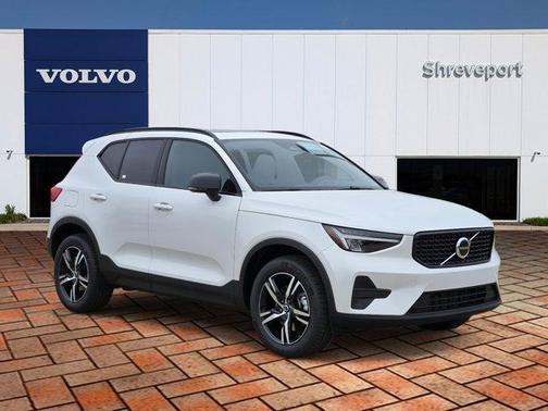 2026 Volvo XC40 B4 Core