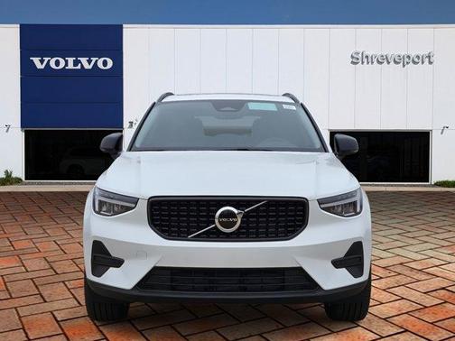 2026 Volvo XC40 B4 Core