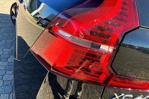 2025 Volvo XC60 Plug-In Hybrid T8 Plus