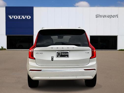Crystal White Metallic 2025 Volvo XC90 Plug-In Hybrid T8 Ultra 7-Seater