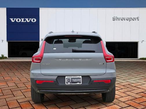 2026 Volvo XC40 B5 Plus