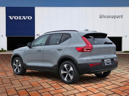 2026 Volvo XC40 B5 Plus