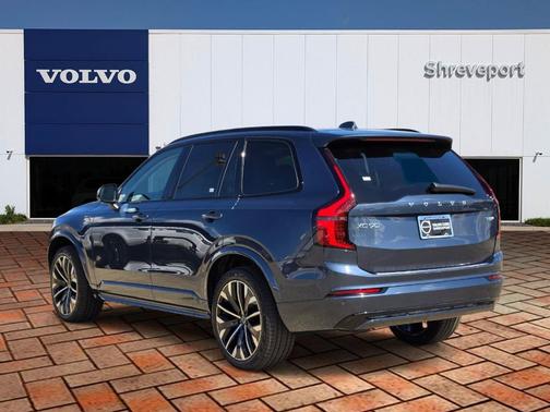 Dark 2026 Volvo XC90 Plug-In Hybrid T8 Ultra Dark Theme 7-Seater