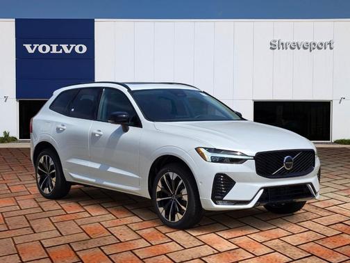 Crystal White Metallic 2026 Volvo XC60 B5 Plus