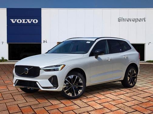 Crystal White Metallic 2026 Volvo XC60 B5 Plus