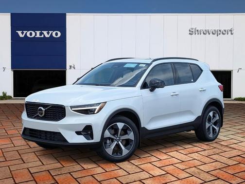 Crystal White 2026 Volvo XC40 B5 Plus