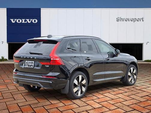 Onyx Black Metallic 2025 Volvo XC60 Plug-In Hybrid T8 Plus