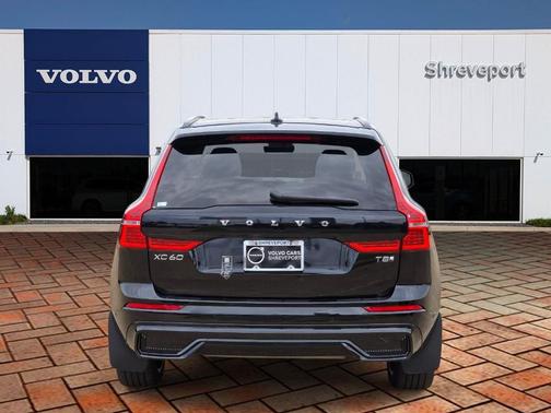 Onyx Black Metallic 2025 Volvo XC60 Plug-In Hybrid T8 Plus