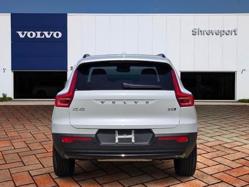Crystal White 2026 Volvo XC40 B5 Plus