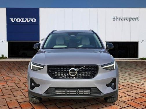 2026 Volvo XC40 B4 Plus