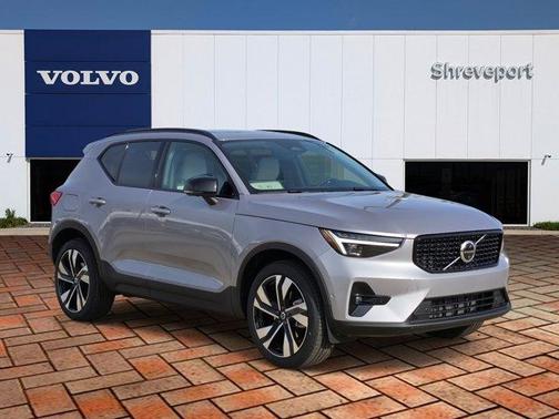 2026 Volvo XC40 B4 Plus