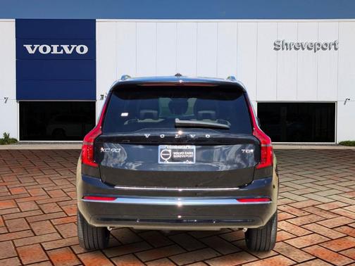 Onyx Black Metallic 2026 Volvo XC90 Plug-In Hybrid T8 Plus 7-Seater