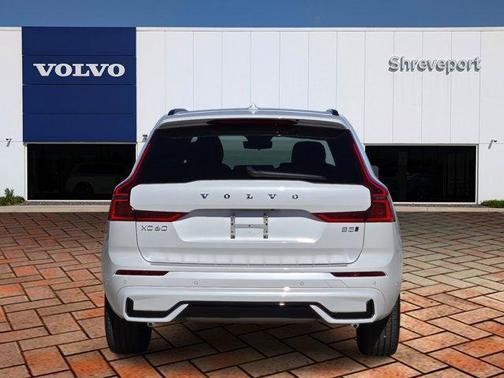 2026 Volvo XC60 B5 Plus