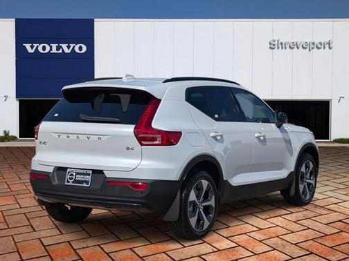 2026 Volvo XC40 B4 Plus