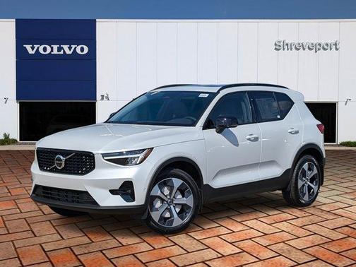 2026 Volvo XC40 B4 Plus