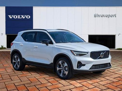 2026 Volvo XC40 B4 Plus