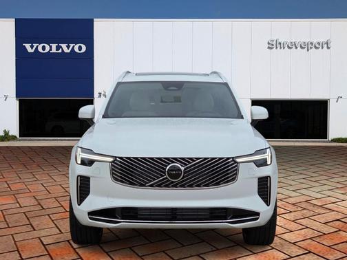 Crystal White Pearl 2026 Volvo XC90 Plug-In Hybrid T8 Core
