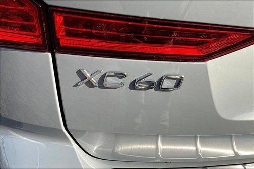 2025 Volvo XC60 Plug-In Hybrid T8 Plus