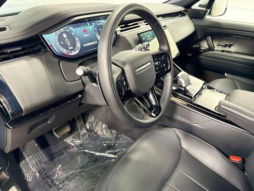 Santorini Black Metallic 2025 Land Rover Range Rover Sport SE