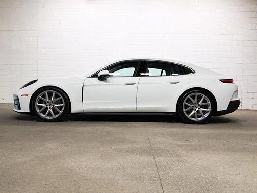 2026 Porsche Panamera RWD