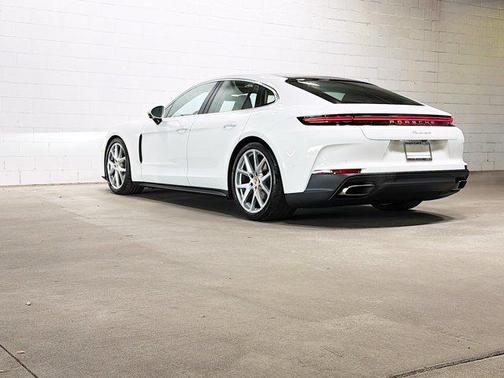 2026 Porsche Panamera RWD