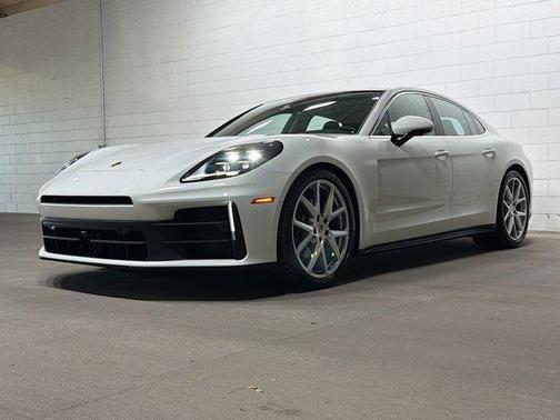 2026 Porsche Panamera RWD