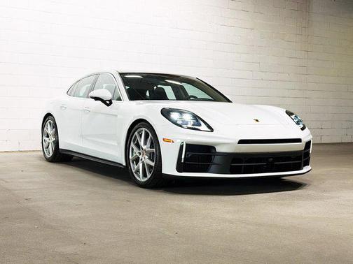 2026 Porsche Panamera RWD