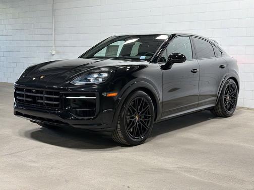 Chromite Black Metallic 2026 Porsche Cayenne GTS