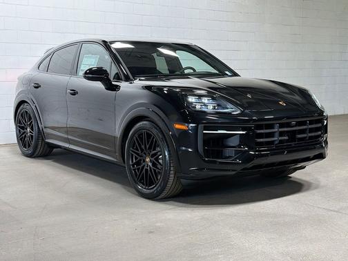 Chromite Black Metallic 2026 Porsche Cayenne GTS