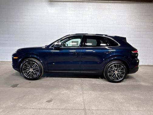 Algarve Blue Metallic 2026 Porsche Cayenne Cayenne