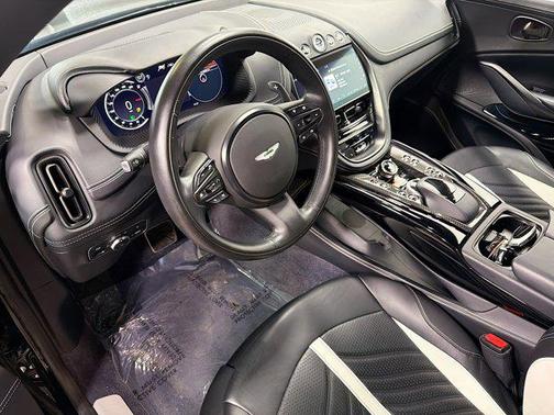 2023 Aston Martin DBX 707