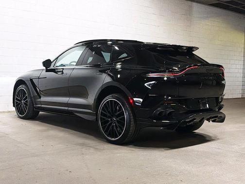 2023 Aston Martin DBX 707