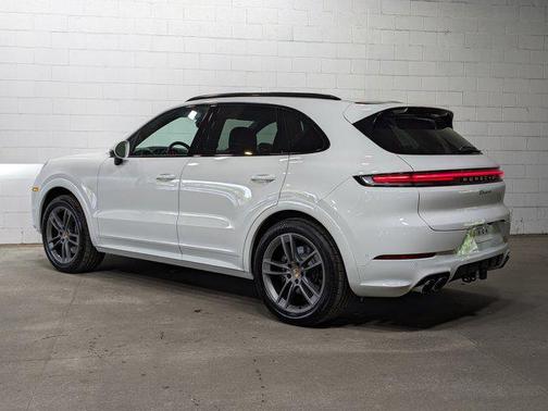 2025 Porsche Cayenne AWD