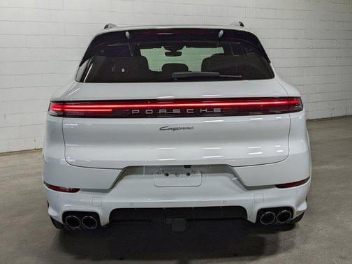 2025 Porsche Cayenne AWD