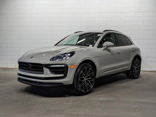 2025 Porsche Macan Base