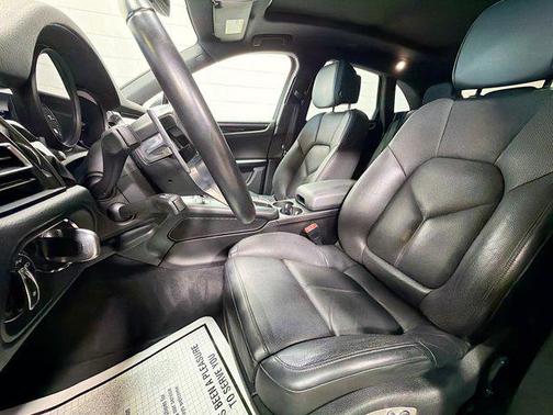 2021 Porsche Macan AWD