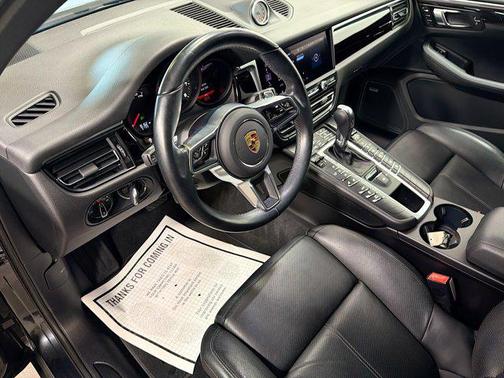 2021 Porsche Macan AWD