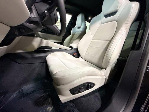 Chromite Black Metallic 2026 Porsche Cayenne S