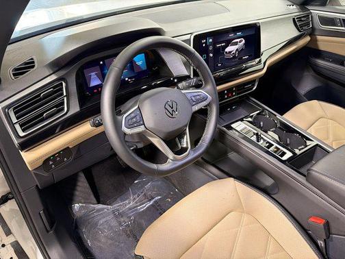 2025 Volkswagen Atlas Cross Sport 2.0T SE w/Technology